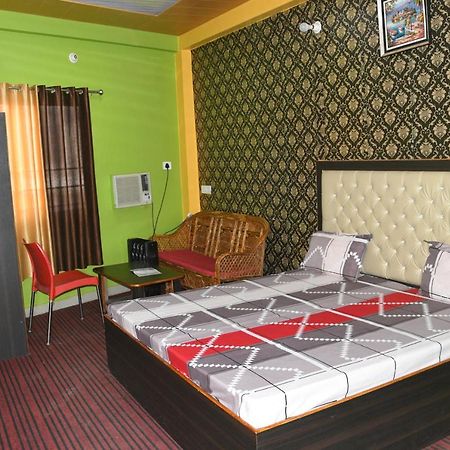 Hotel Mountain View And Rooftop Restaurant Pithorāgarh Exterior foto