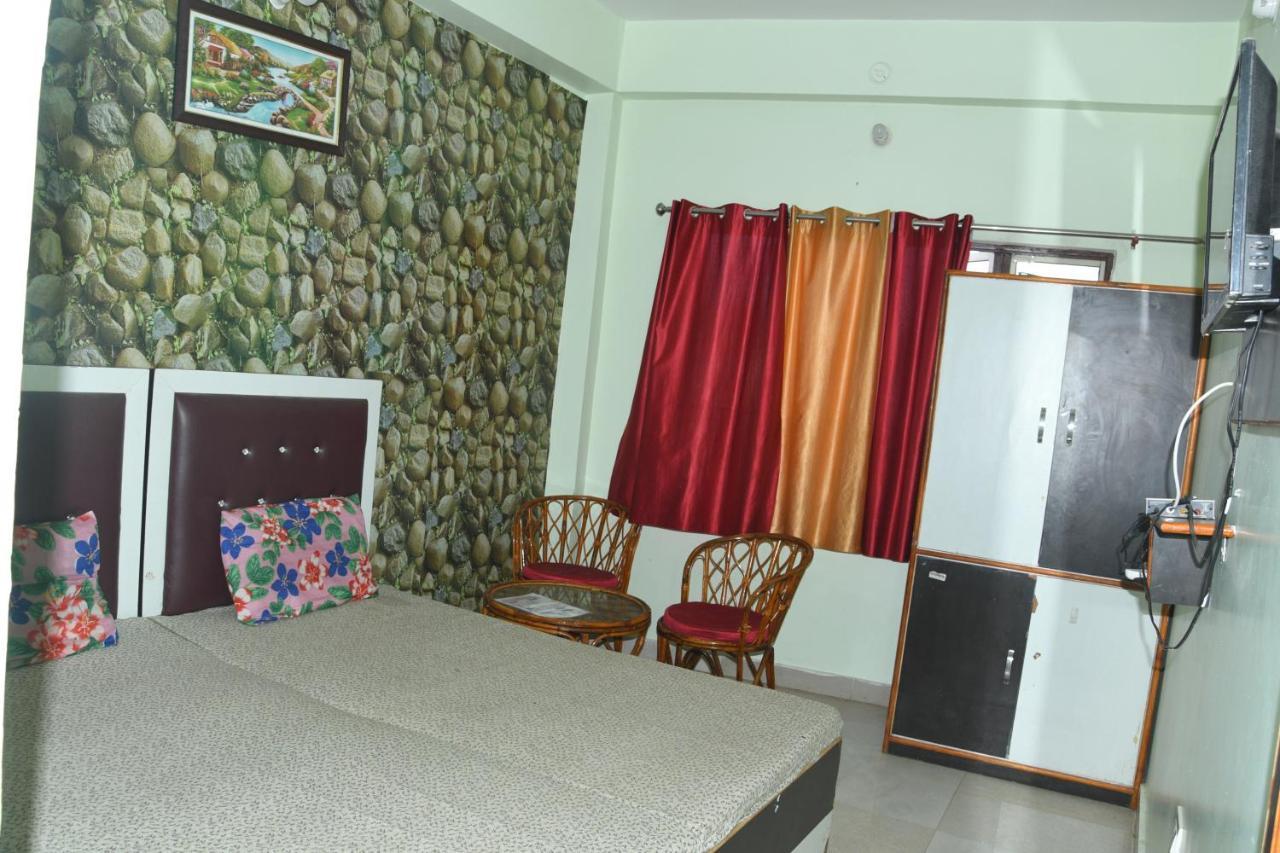 Hotel Mountain View And Rooftop Restaurant Pithorāgarh Exterior foto